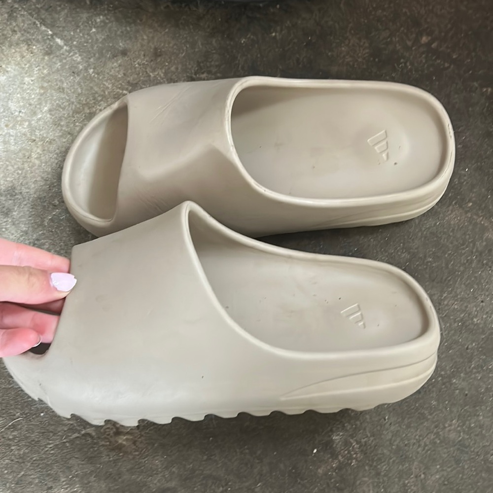 yeezy slides